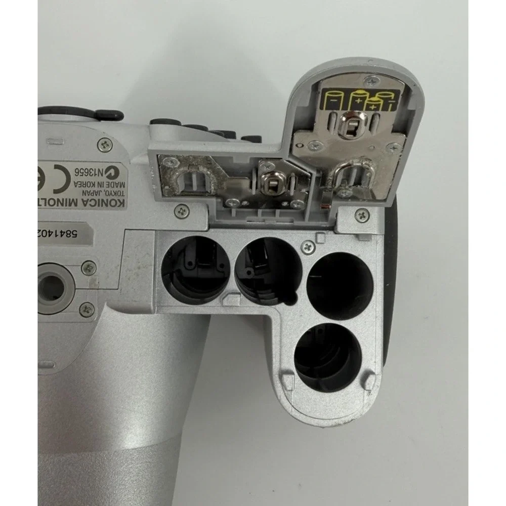 Konica Minolta DiMAGE Z10 3.2MP Digital Camera 8x Zoom Tested Working